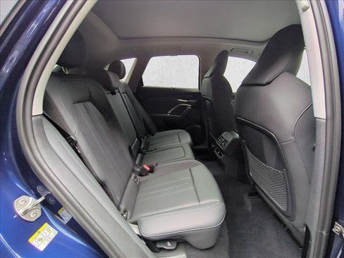 Used 2025 Audi Q5 Premium Plus w/ Premium Plus AWD/4WD image 24