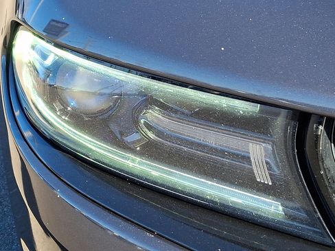 Used 2018 Dodge Charger SXT w/ Blacktop Package image 6