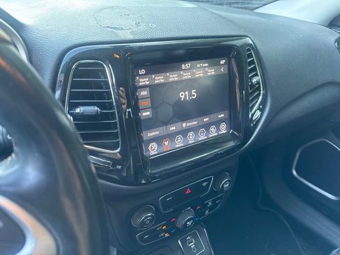 Used 2019 Jeep Compass Limited AWD/4WD image 12