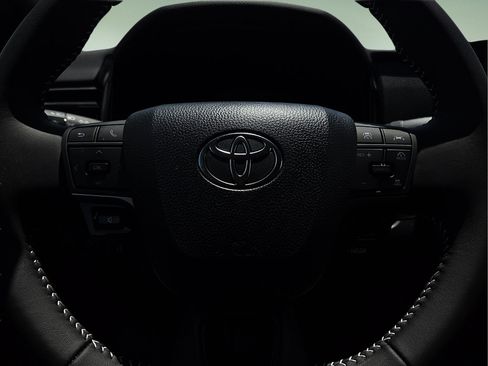 New 2026 Toyota Camry SE FWD image 25