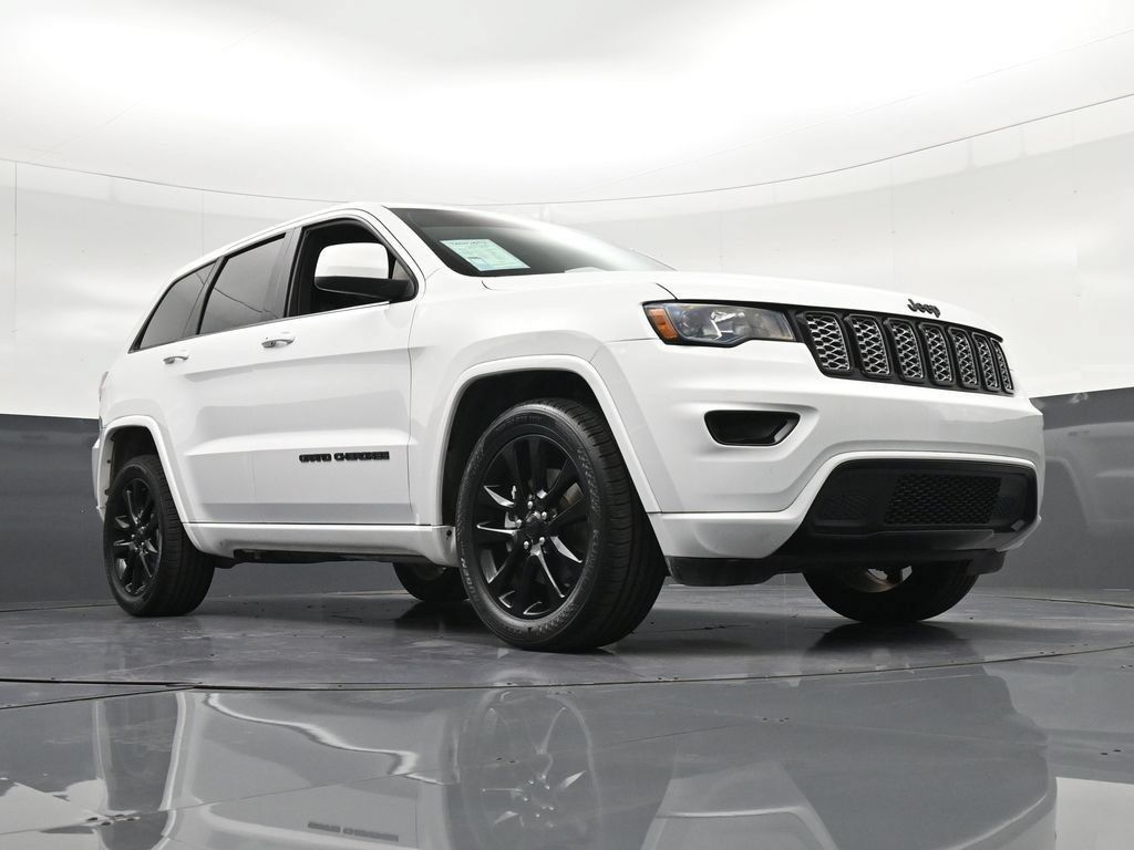 Used 2021 Jeep Grand Cherokee Laredo X RWD image 32