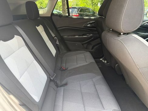 Used 2025 Chevrolet Trax LS FWD image 6