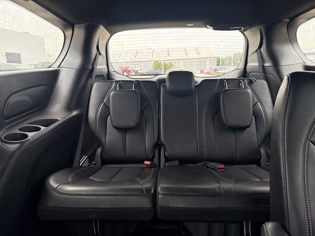 Used 2025 Chrysler Pacifica Select FWD image 15