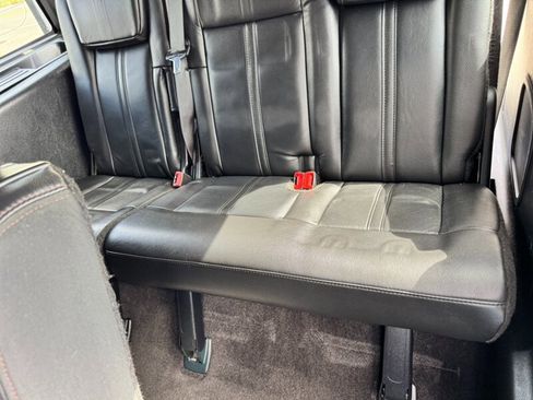 Used 2016 Lincoln Navigator Reserve image 32