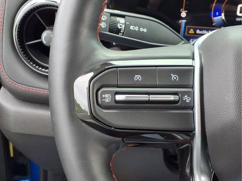 Used 2023 Chevrolet Colorado Z71 w/ Z71 Convenience Package 2 AWD/4WD image 15