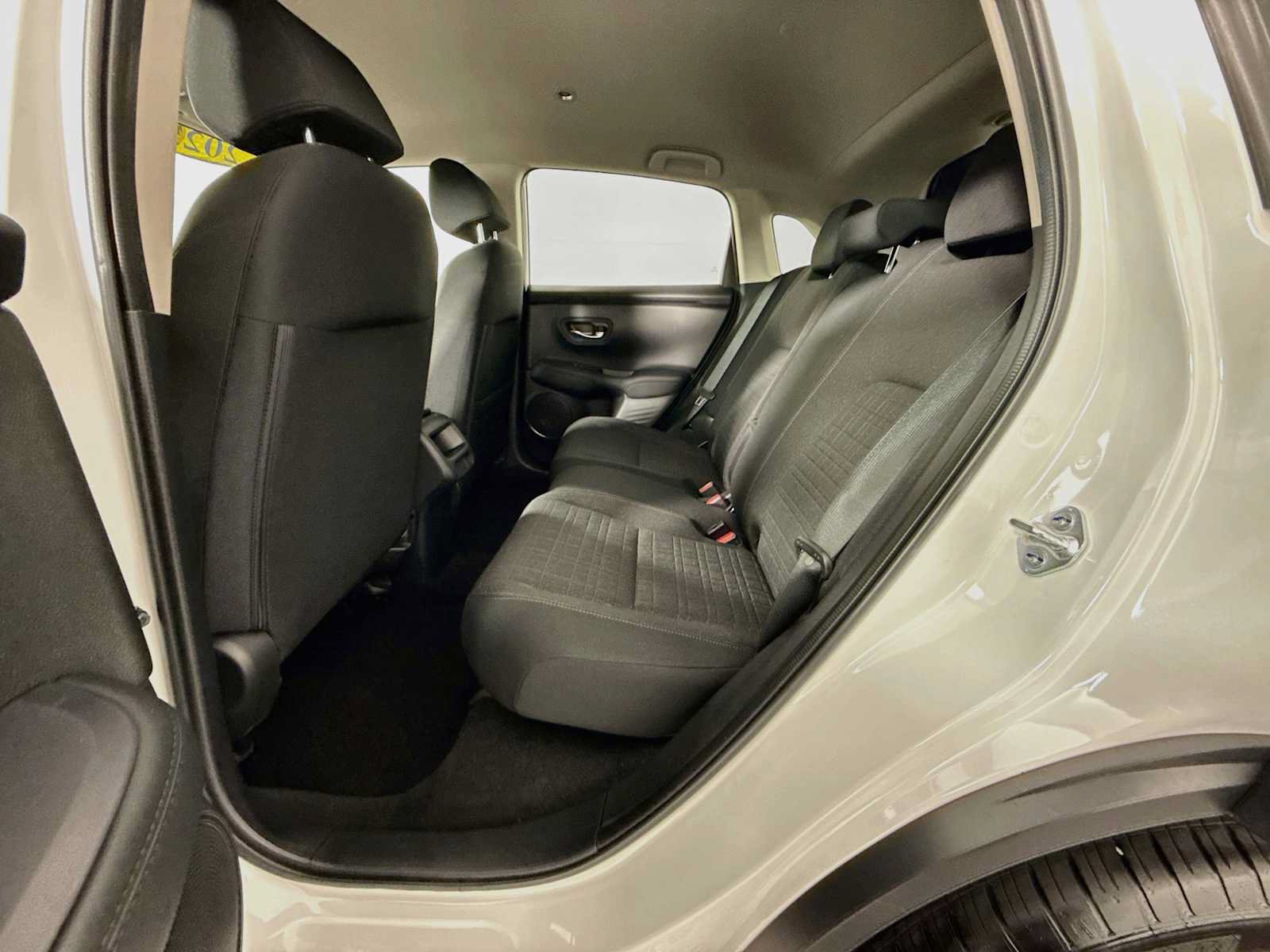 Used 2027 Honda HR-V LX image 22