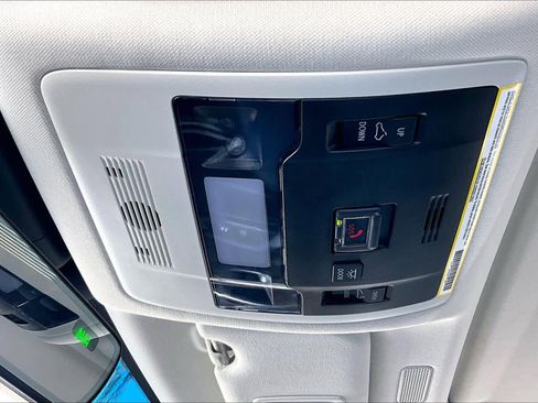 Used 2024 Lexus ES 350 w/ Premium Package image 32