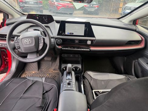 Used 2025 Toyota Prius Plug-In Hybrid FWD image 19