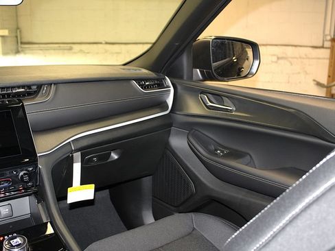 New 2026 Jeep Grand Cherokee Laredo X AWD/4WD image 32