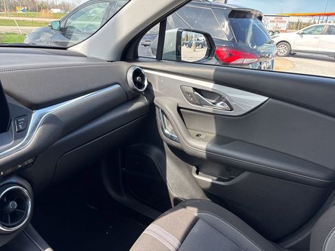 Used 2025 Chevrolet Blazer LT image 22