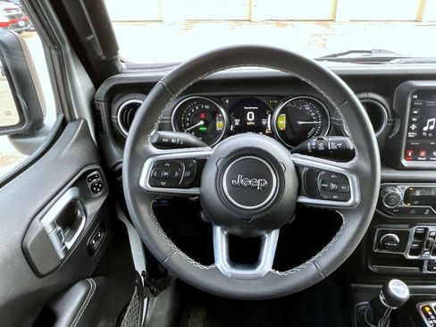 Used 2023 Jeep Wrangler Unlimited Sahara image 12