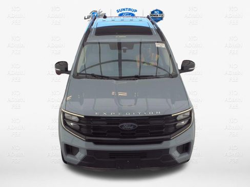 Used 2025 Ford Expedition Active AWD/4WD image 2