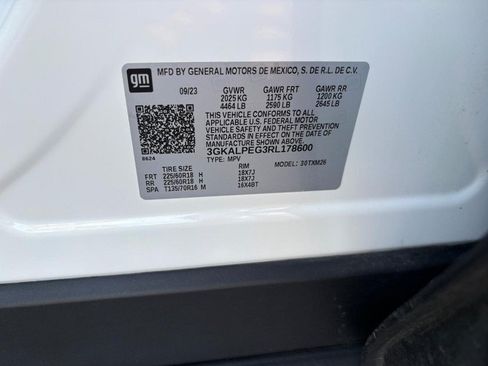 Used 2024 GMC Terrain SLT FWD image 18