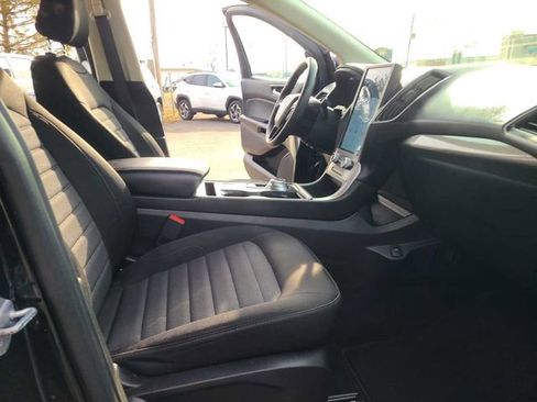 Used 2022 Ford Edge SE w/ Black Appearance Package AWD/4WD image 17