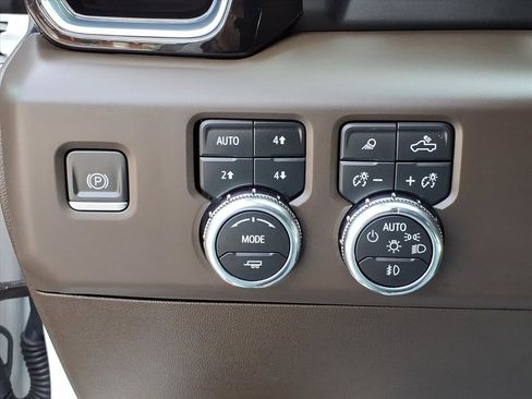 Used 2024 GMC Sierra 1500 Denali w/ Denali Reserve Package image 17