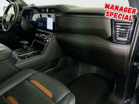 Used 2025 GMC Sierra 1500 AT4 w/ AT4 Premium Package AWD/4WD image 28
