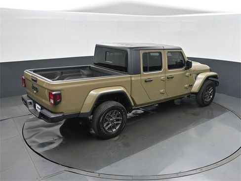 New 2025 Jeep Gladiator Sport image 37