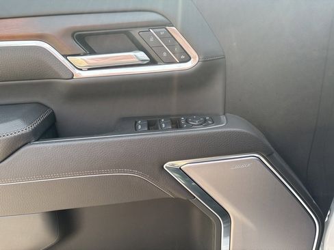 Used 2025 GMC Sierra 3500 Denali w/ Denali Reserve Package image 9