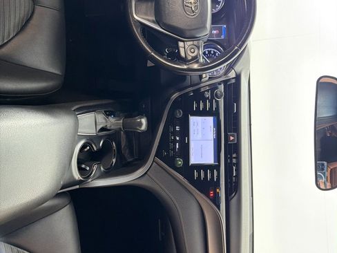 Used 2020 Toyota Camry SE image 24