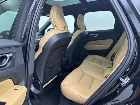 Used 2021 Volvo XC60 T5 Inscription w/ Climate Package image 29