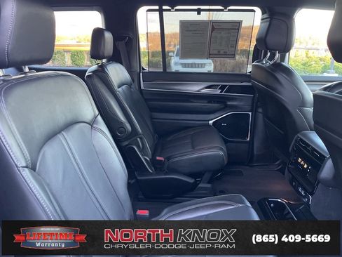 Used 2025 Jeep Wagoneer Series III w/ Premium Group I image 24