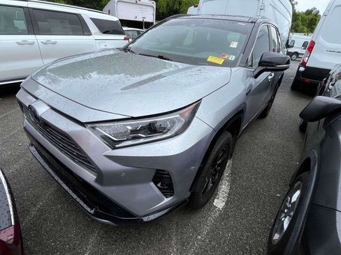 Used 2021 Toyota RAV4 XSE AWD/4WD image 4