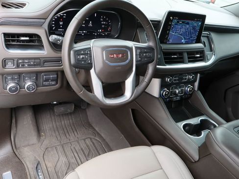 Certified 2024 GMC Yukon XL SLT w/ SLT Premium Package image 11