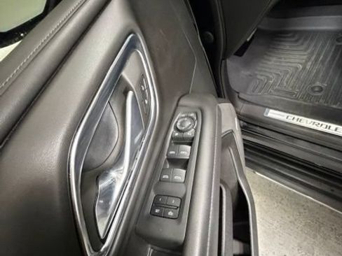 Used 2023 Chevrolet Suburban LT w/ Luxury Package AWD/4WD image 22