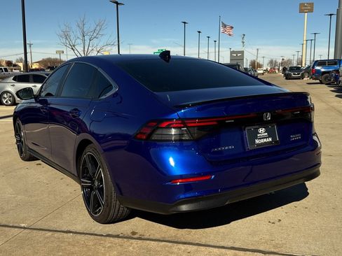 Used 2025 Honda Accord Sport image 6