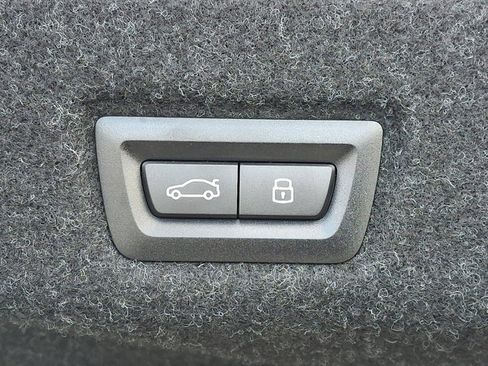 Certified 2025 BMW 530i xDrive w/ Premium Package image 31