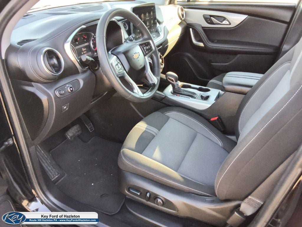 Used 2025 Chevrolet Blazer LT FWD image 24