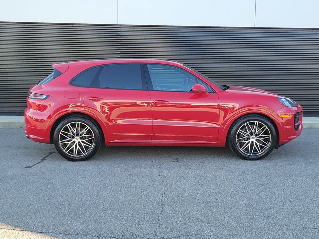 Certified 2025 Porsche Cayenne E-Hybrid AWD/4WD image 8