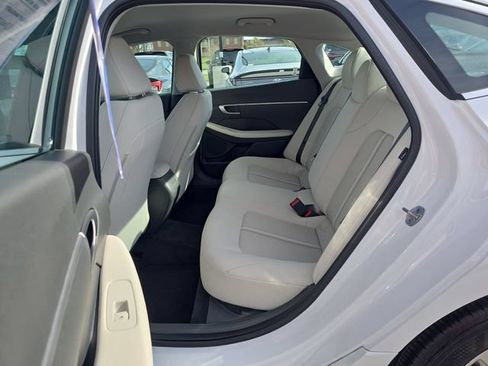 Used 2025 Hyundai Sonata SE FWD image 21