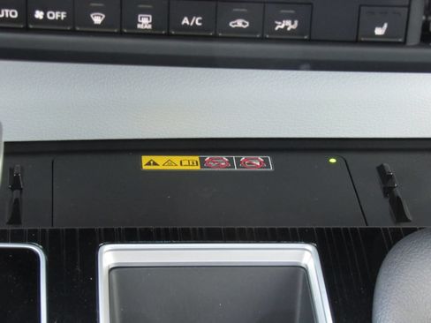 Used 2026 Toyota Sienna XSE AWD/4WD image 33
