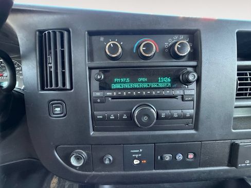 Used 2017 Chevrolet Express 3500 LS RWD image 10