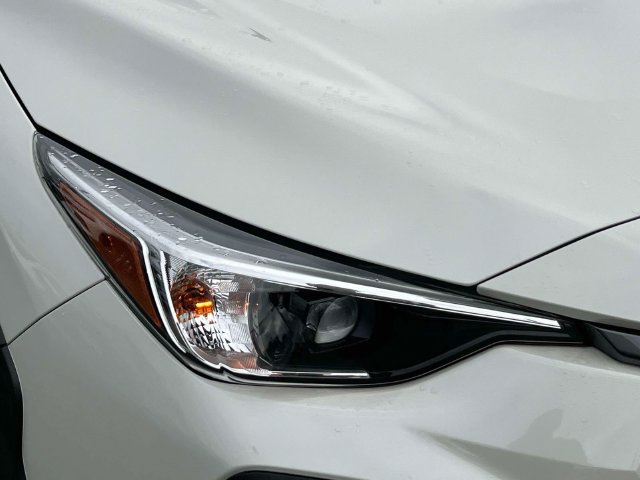 Used 2024 Subaru Crosstrek 2.0i Premium AWD/4WD image 9
