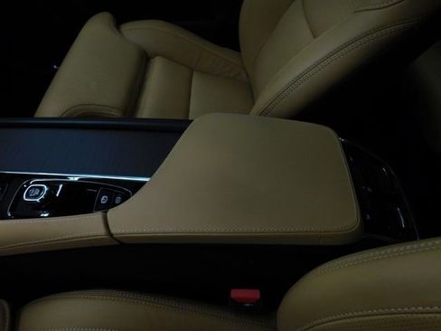 Used 2025 Volvo XC90 B6 Ultra w/ Protection Package Premier image 24