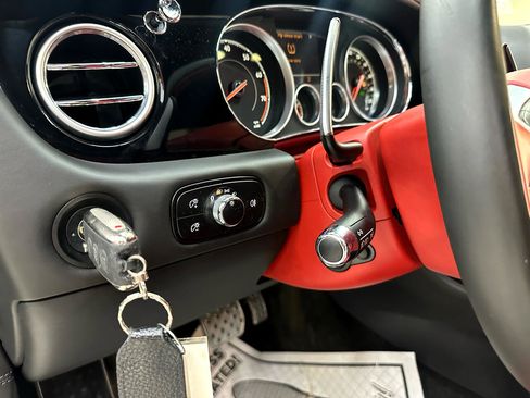 Used 2016 Bentley Continental GT image 19