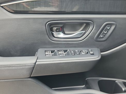 Used 2025 Honda Pilot Elite image 8