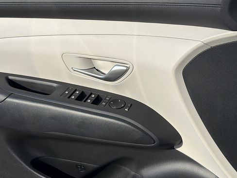 Certified 2025 Hyundai Tucson SEL FWD image 19