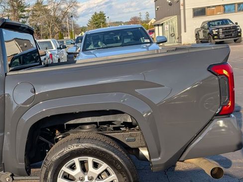 Certified 2024 Toyota Tacoma SR5 AWD/4WD image 4