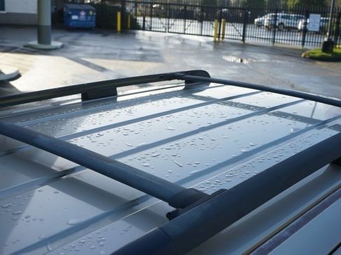 Used 2004 Ford Explorer XLT image 10