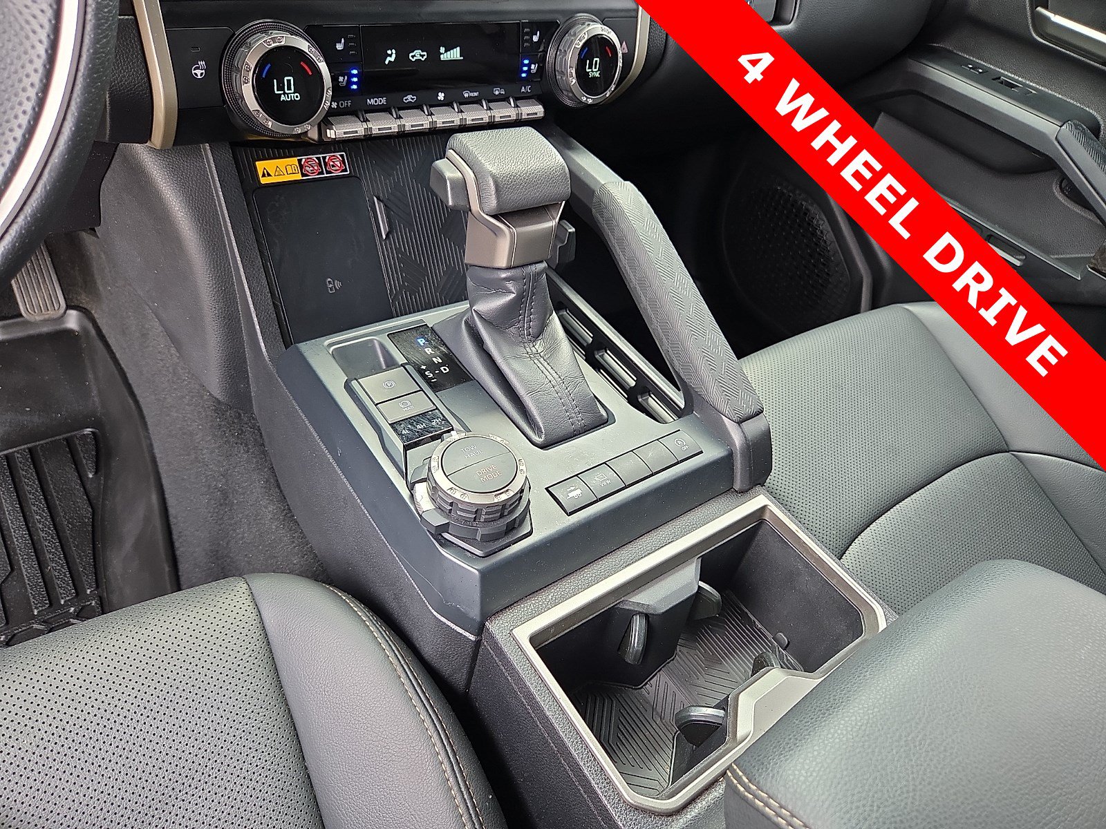 Used 2025 Toyota Tacoma Limited AWD/4WD image 25