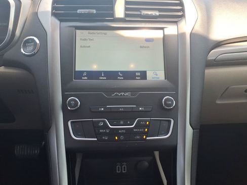 Certified 2020 Ford Fusion SE FWD image 14