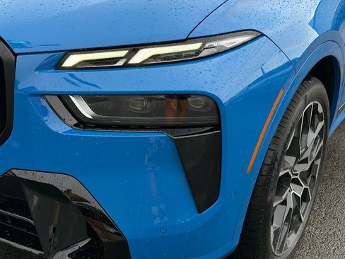 New 2027 BMW X7 xDrive40i w/ Executive Package AWD/4WD image 9