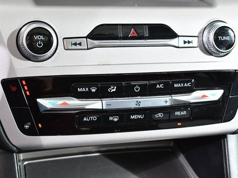 Used 2023 Ford Explorer XLT w/ Equipment Group 202A image 30