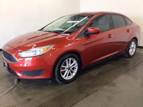 Used 2018 Ford Focus SE image 3