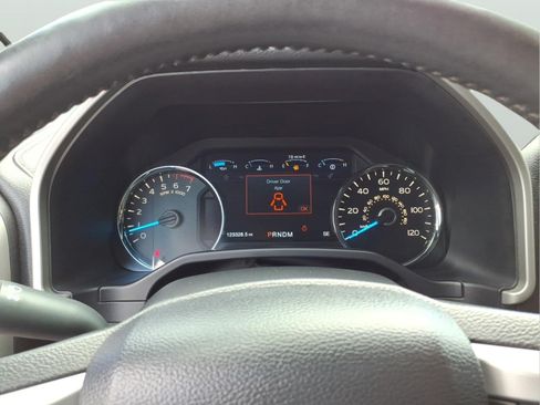 Used 2017 Ford F150 Lariat w/ Equipment Group 502A Luxury AWD/4WD image 16