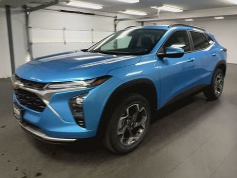 New 2026 Chevrolet Trax LT w/ Driver Confidence Package FWD image 4