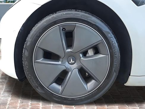 Used 2022 Tesla Model 3 RWD image 25